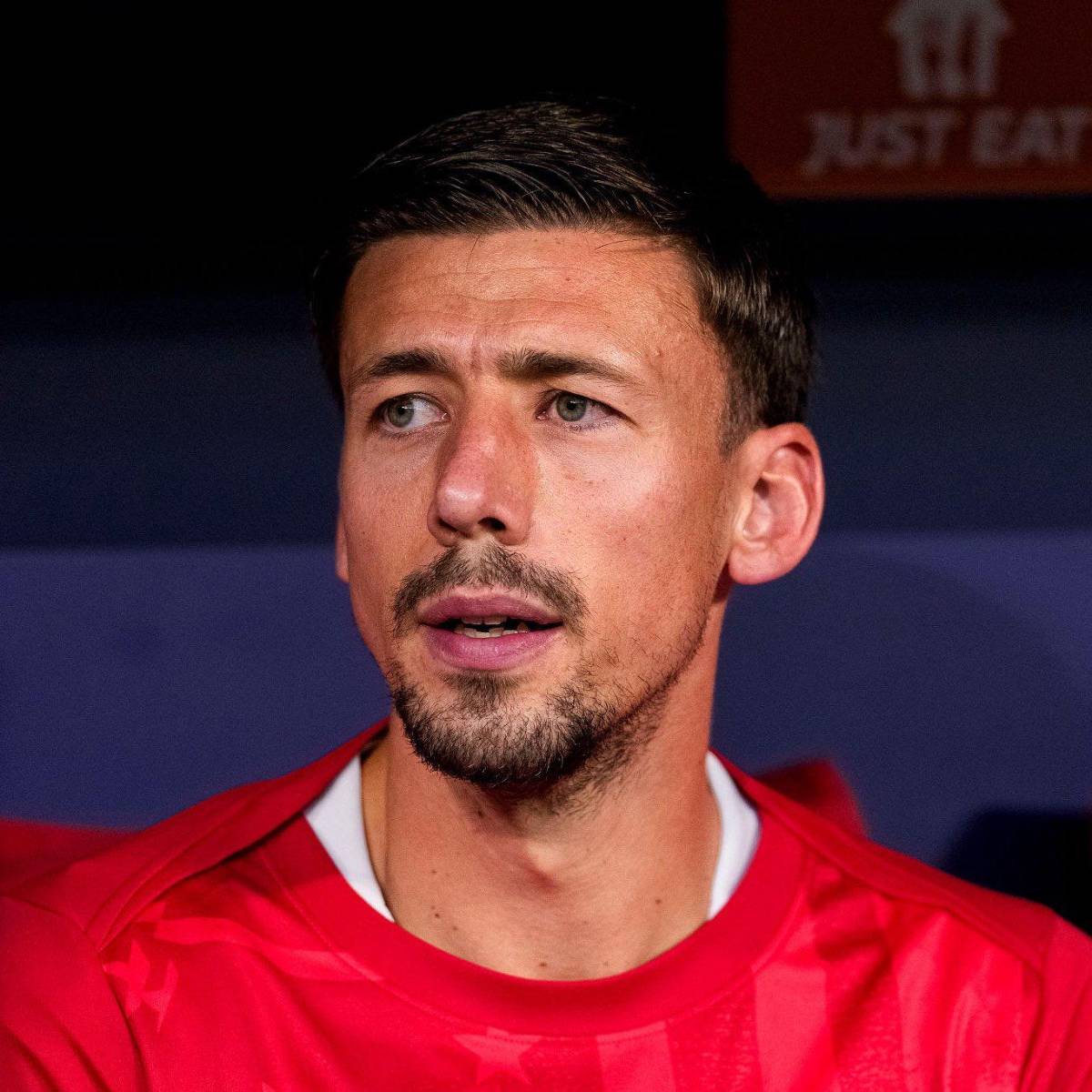 Le dijo no a Mourinho, Barcelona lo pone a la venta y la noticia sobre Olise