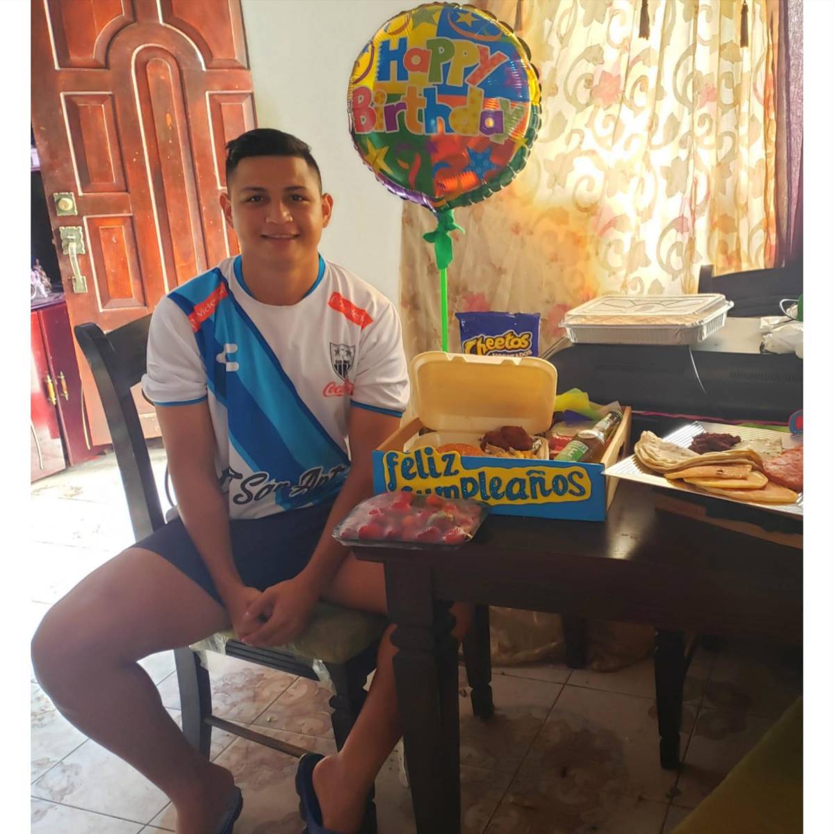 ¿Qué pasó con su carrera? Tiene el récord de ser el más joven en debutar en la primera división de Honduras y así es su presente