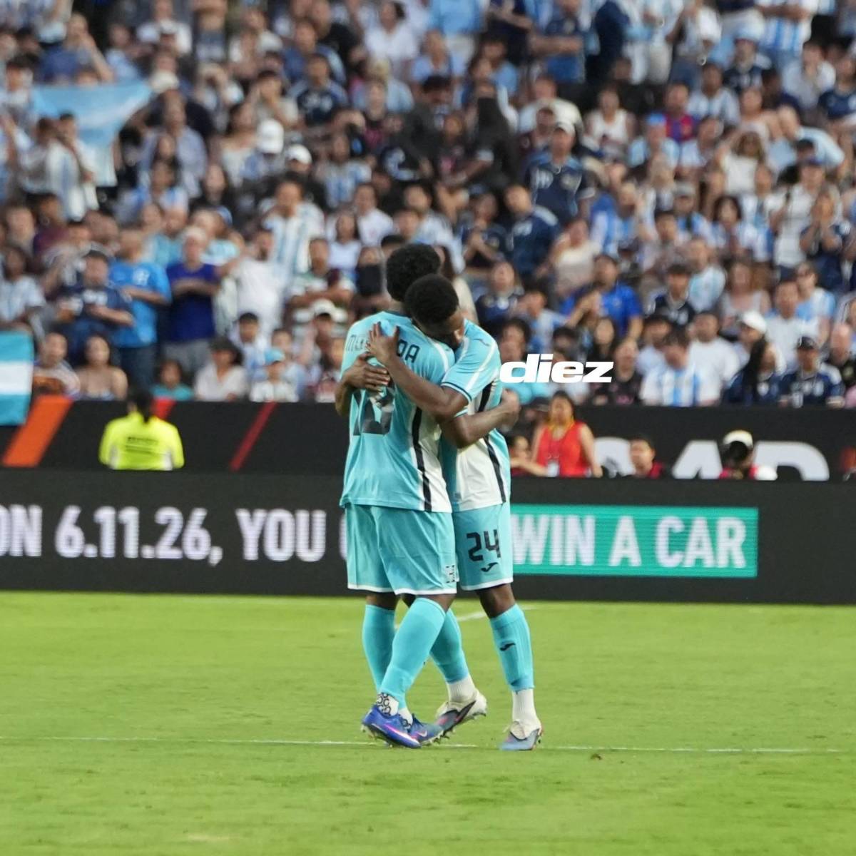 ¿Messi cambió camisa? La modelo y abrazo de hermanos en el Honduras vs Argentina