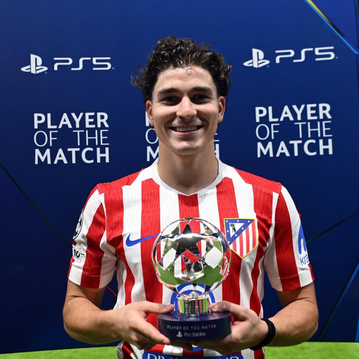 Barcelona toma decisión con Julián Álvarez y elige el fichaje que nadie esperaba para reemplazar a Lewandowski: Muchos gallos