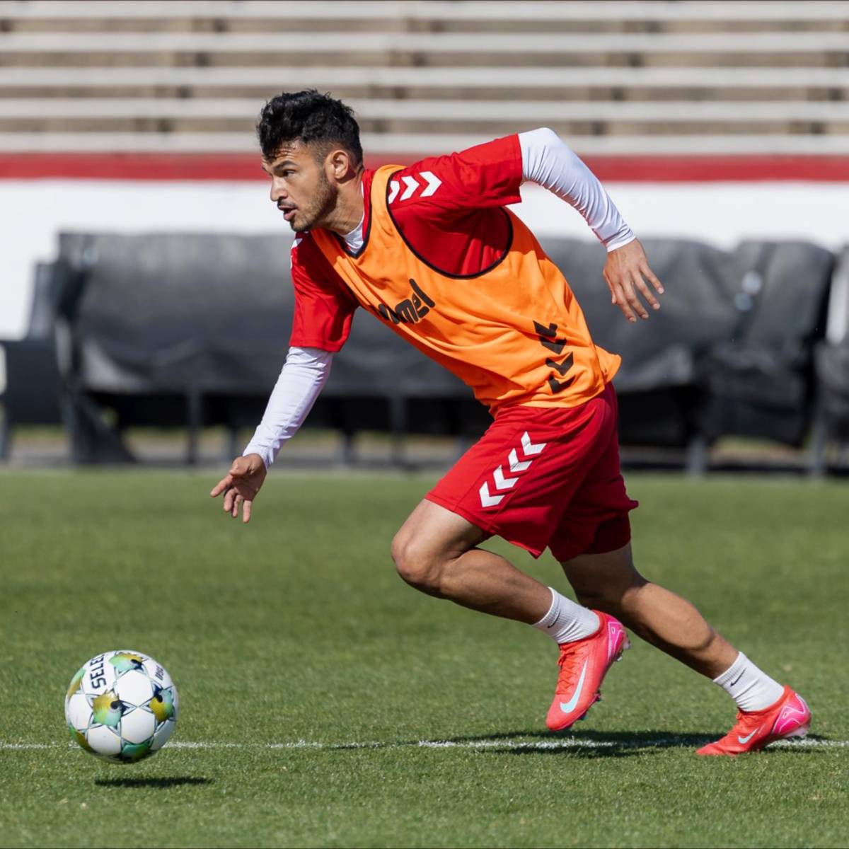 ¿Lo recuerdan? Darwin Espinal, el hondureño que fue convocado por Jorge Luis Pinto, reaparece ¡siete años después y siendo figura de su equipo!