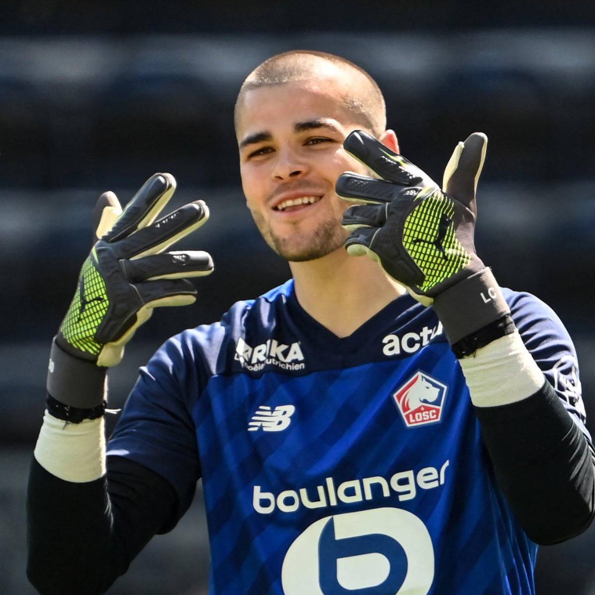 Hansi Flick lo borró del Barça y Neymar sacude el mercado; sorpresiva salida en PSG y Raúl Asencio es noticia