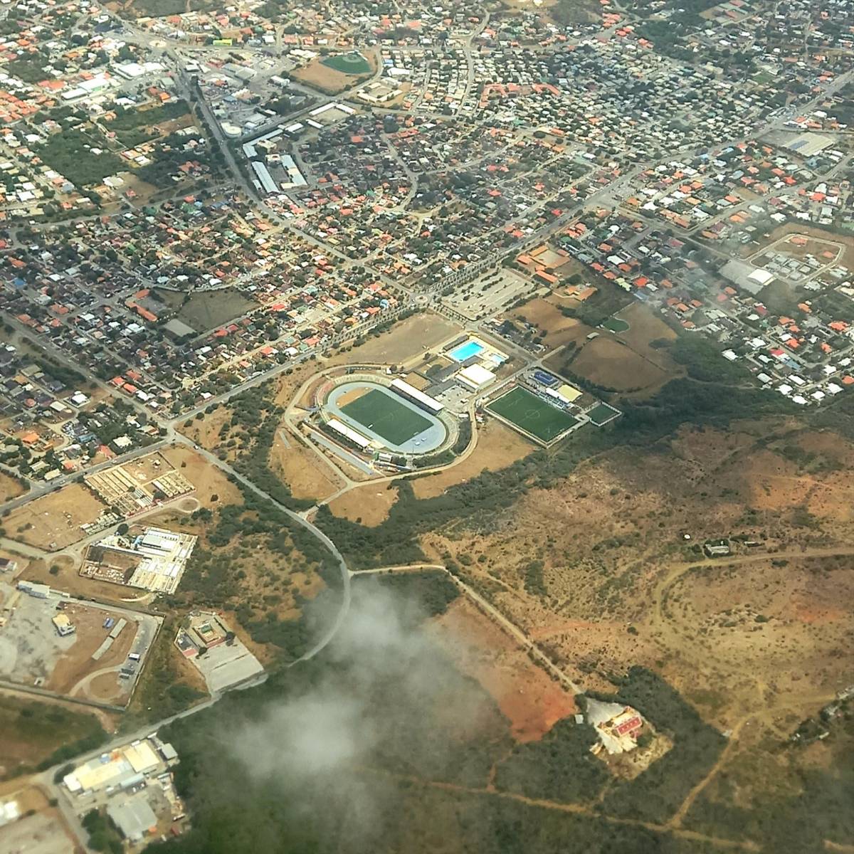 Así es el Ergilio Hato, el humilde estadio donde jugará Honduras ante Curazao y lo que debes saber de la “Amsterdam” del Caribe