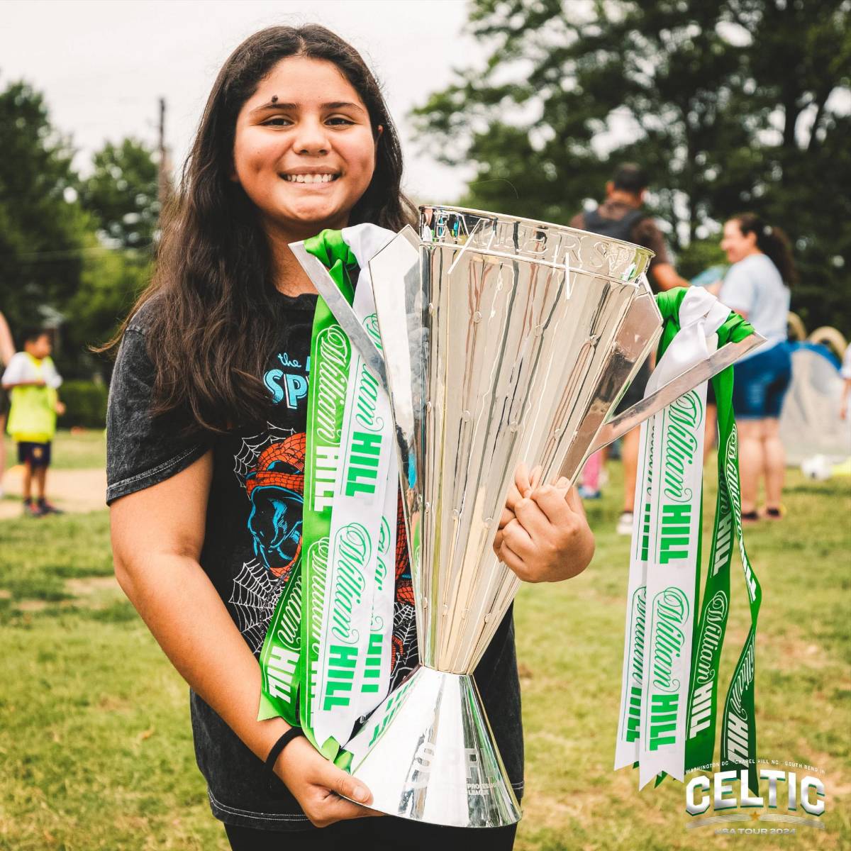 El hondureño Luis Palma visita la Casa Blanca y desata la locura de niños en la gira del Celtic en Estados Unidos