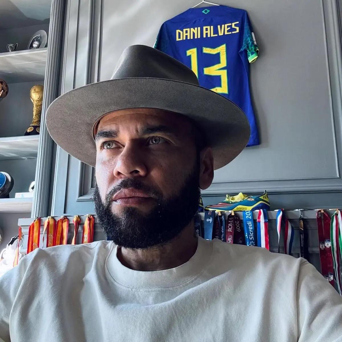 Dani Alves impacta al Barcelona con esta frase tras su cambio de vida a discípulo de Cristo: Me llamaban...