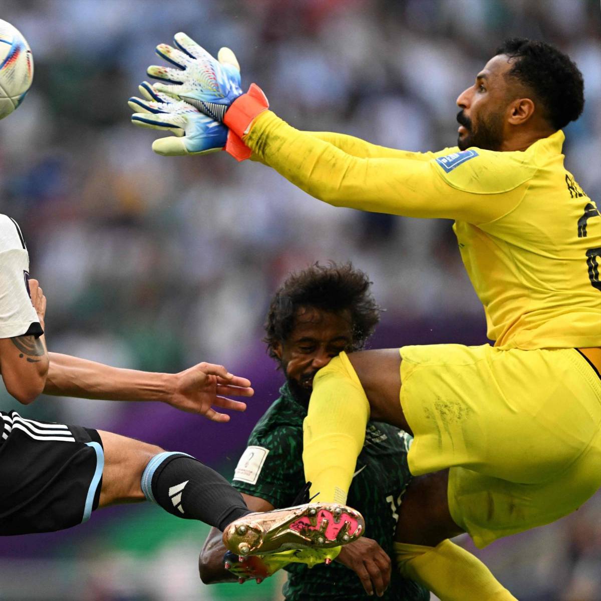 ¡Impactante momento! Confirman alcance de la lesión de Al Shahrani, jugador de Arabia Saudí tras vencer a Argentina