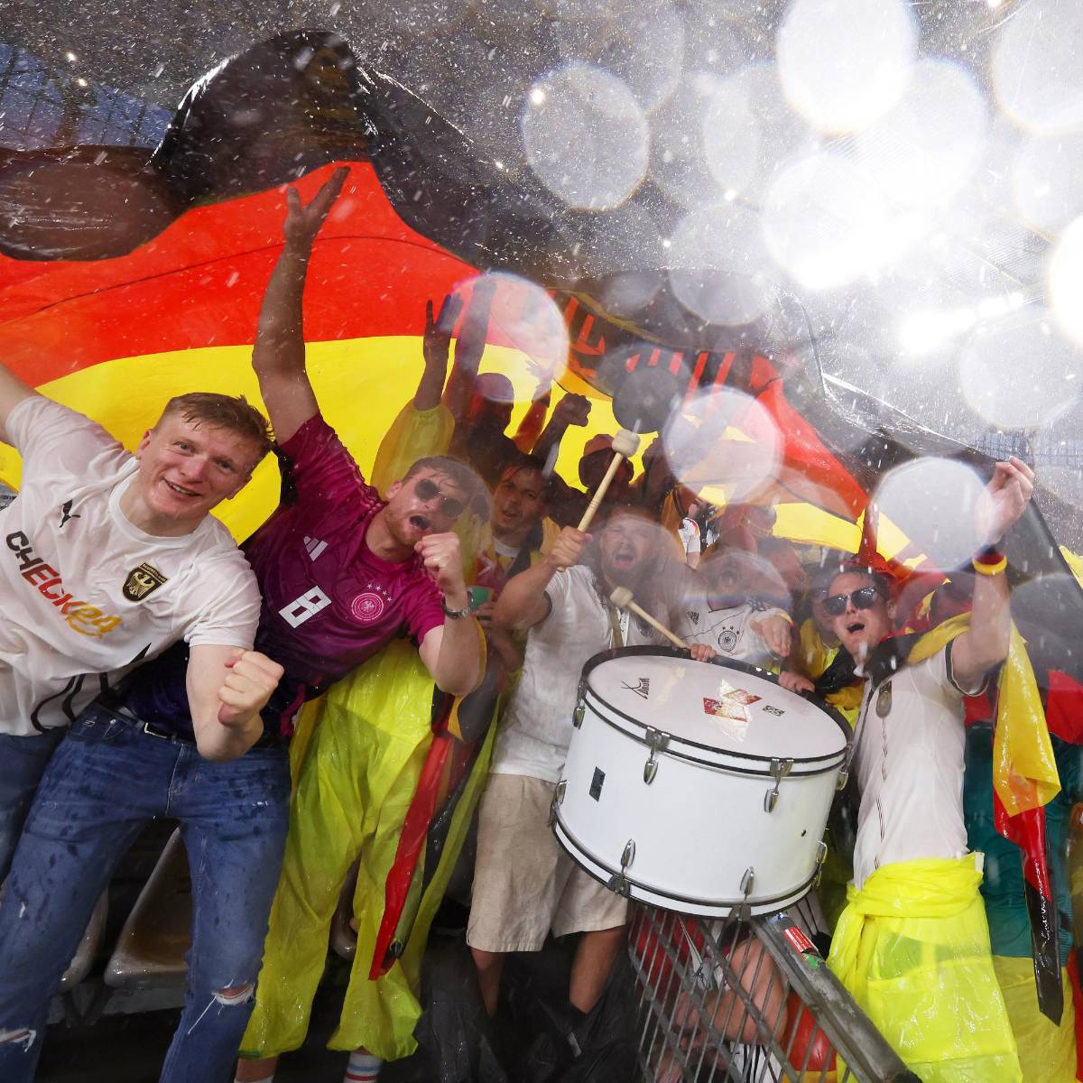 Eurocopa 2024: Alemania cortó una “racha terrorífica” y la fiesta bajo una tormenta eléctrica que había suspendido el partido