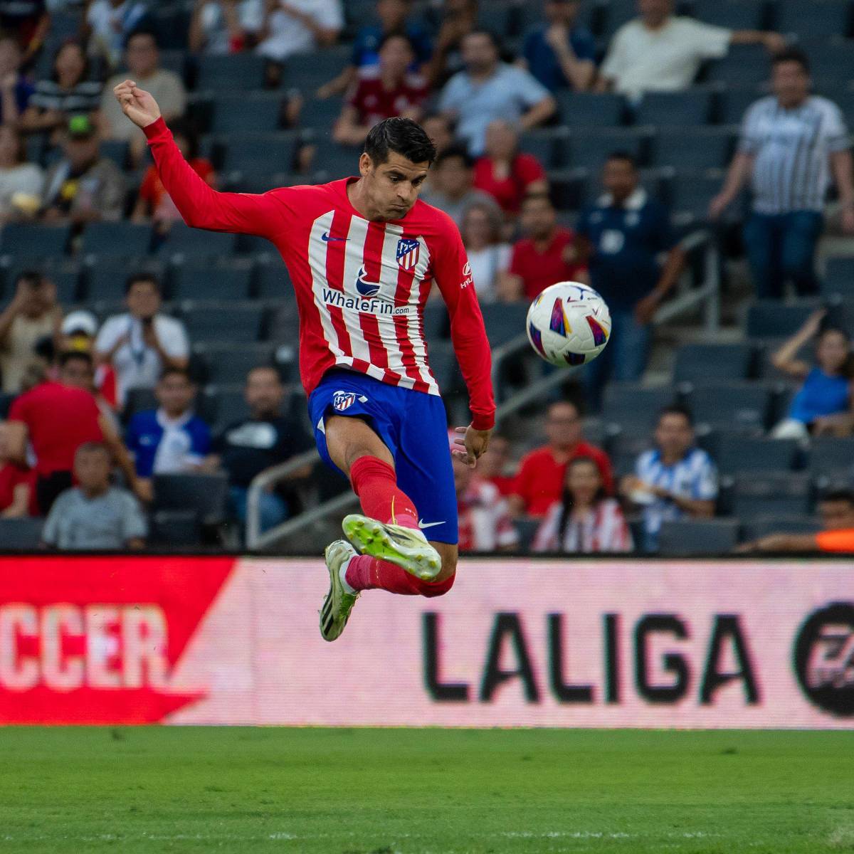 La amenaza de PSG al Real Madrid, el jugador que rechaza ir a Barcelona y el plan “B” de Florentino con Mbappé