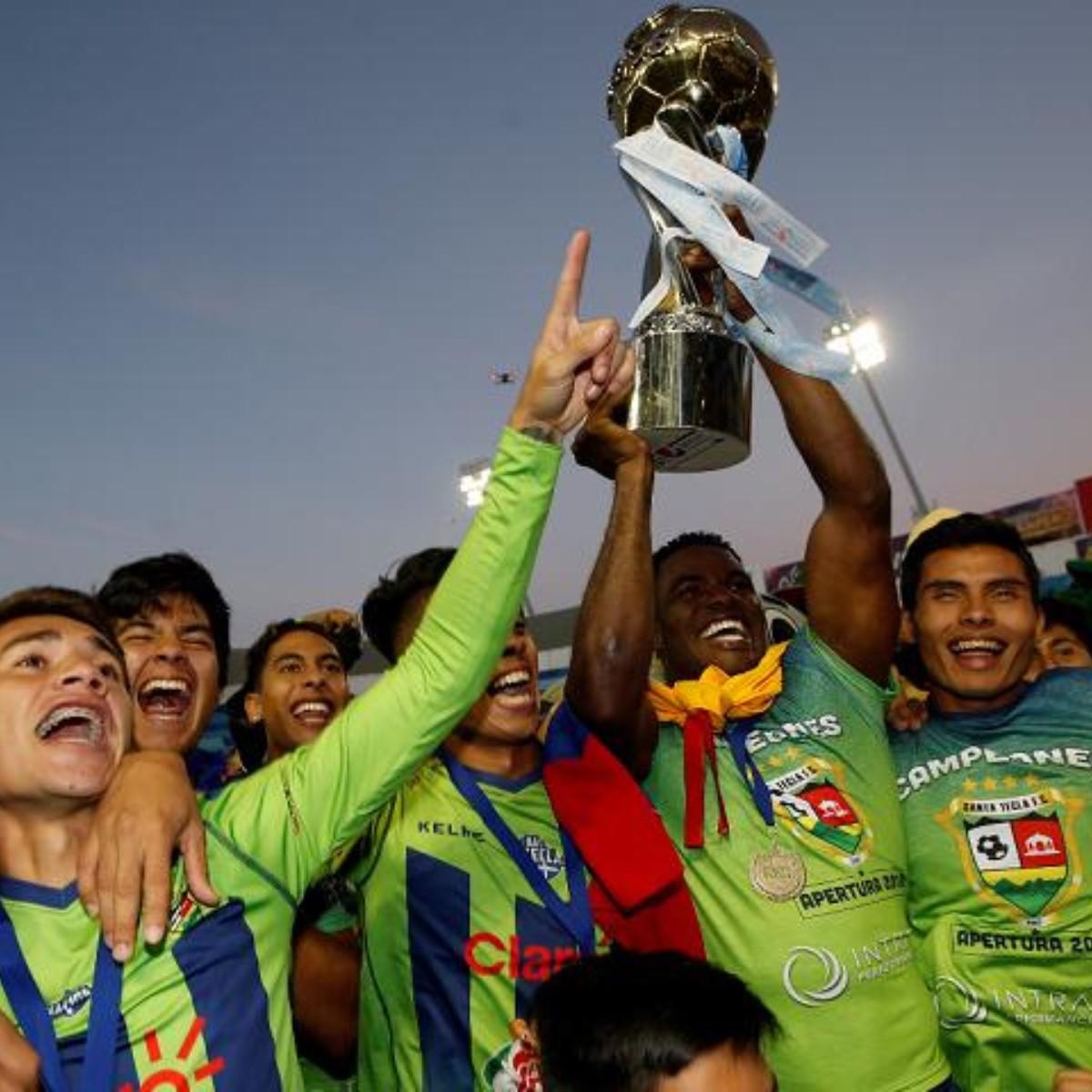 Triste adiós: ¿Por qué en el fútbol de El Salvador desafiliaron al Santa Tecla, campeón de liga, donde figuró 'Loco' Abreu?