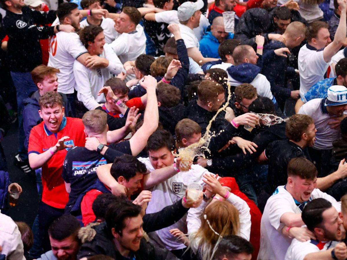 NO SE VIO TV: Periodista inglesa se burla de FIFA, dura manta contra Maguire y Beckham junto a miembro de Concacaf en Qatar 2022