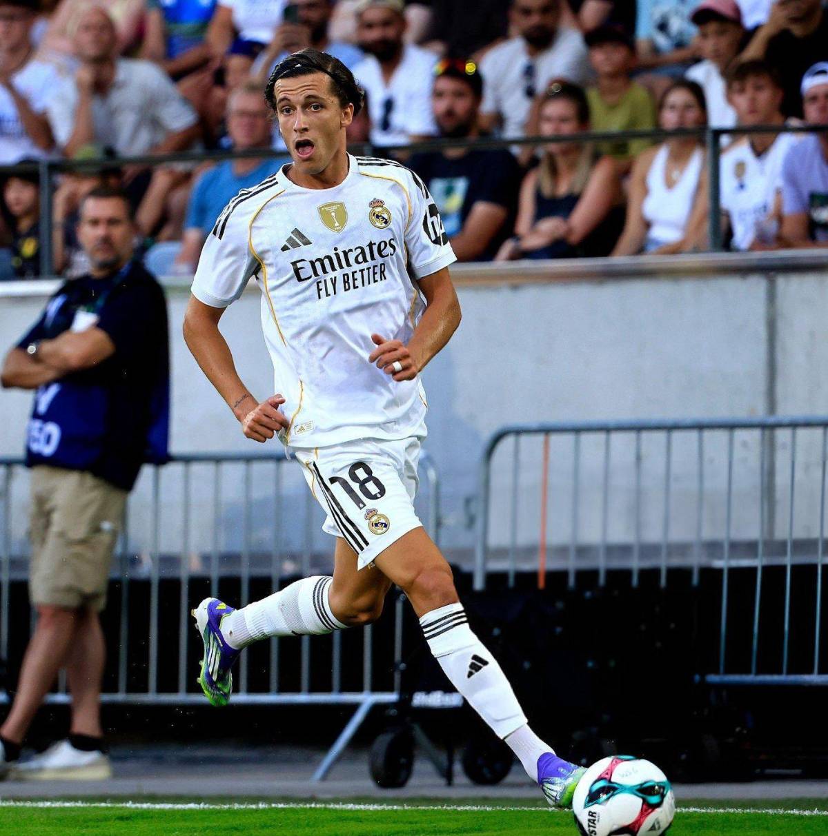 Un aficionado salta al campo y así reaccionó Mbappé; Arda Güler brilla y el debutante se lució con Real Madrid