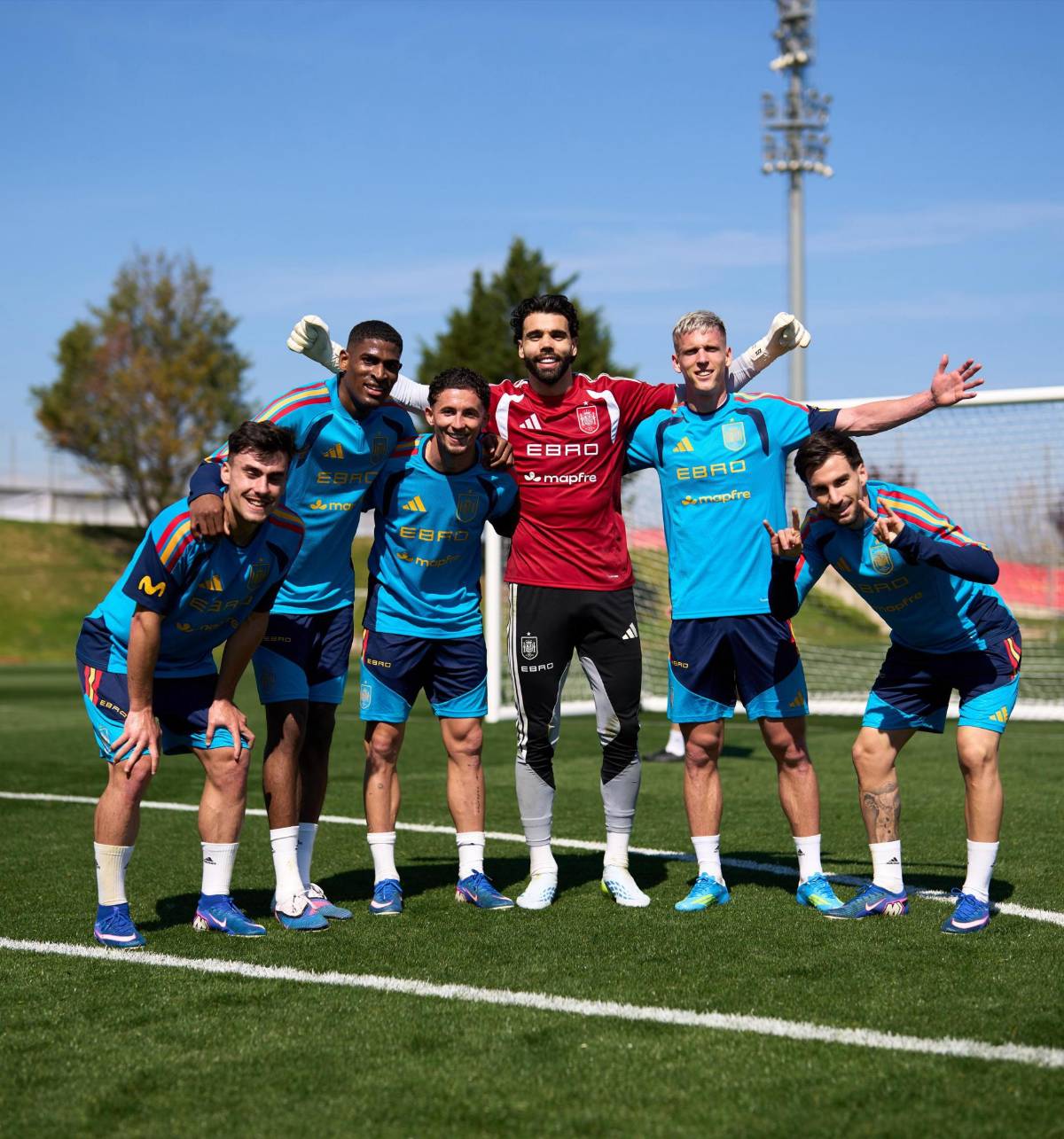 ¡Junto a Lamine Yamal! Directivos de la selección de Honduras visitan concentración de España y así fue el gesto del jugador