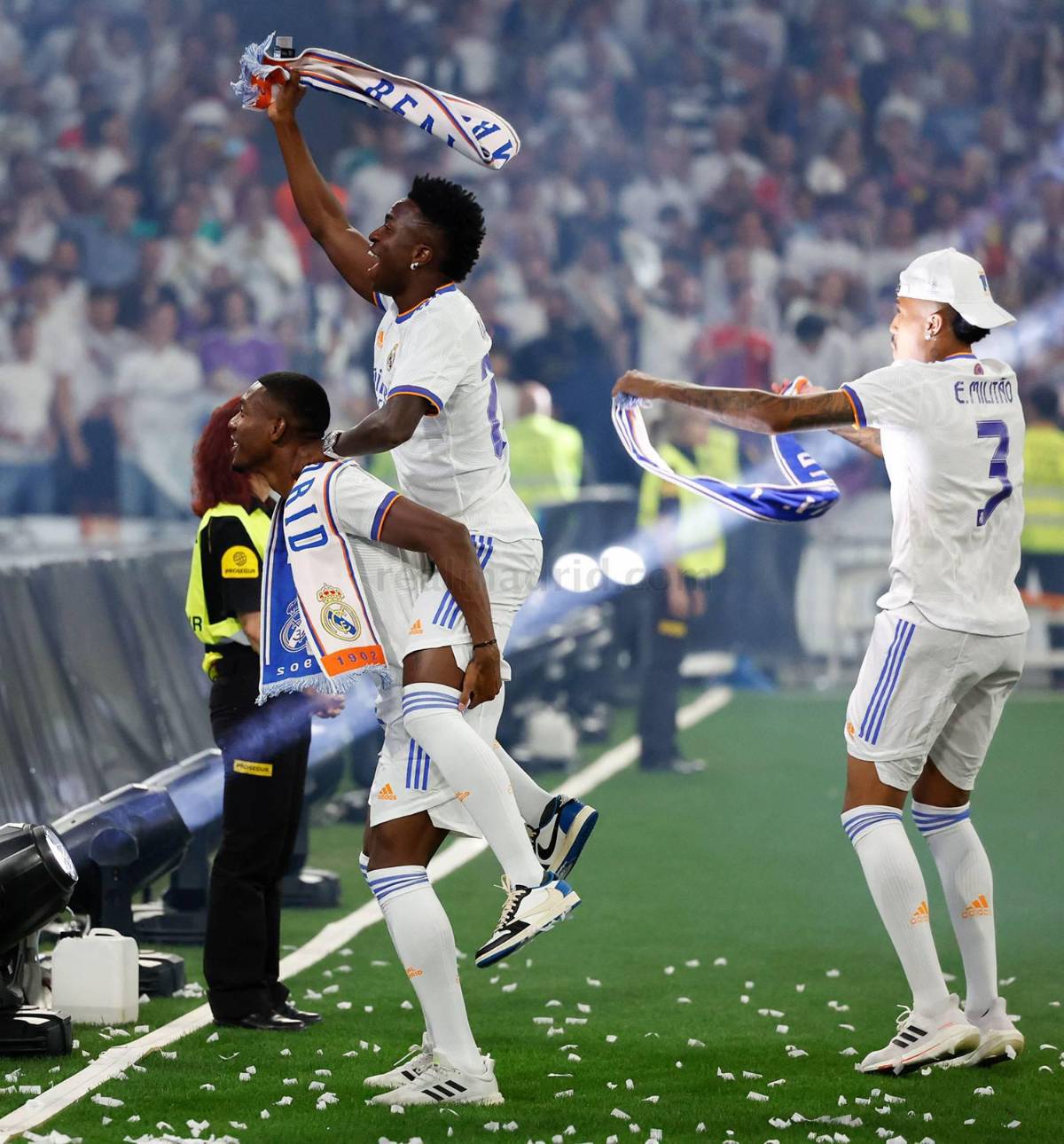 Las otras imágenes del festejo del Real Madrid: Homenaje brutal a Marcelo e Isco y la sorpresa que se llevó Bale