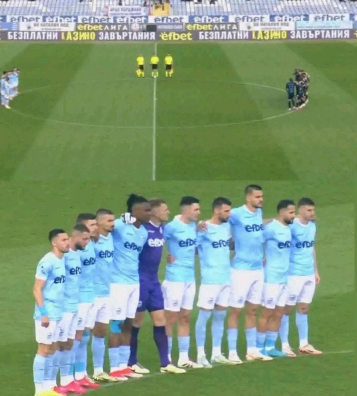 Insólito: Realizan minuto de silencio en liga de Europa y resulta que reconocido exfutbolista está vivo