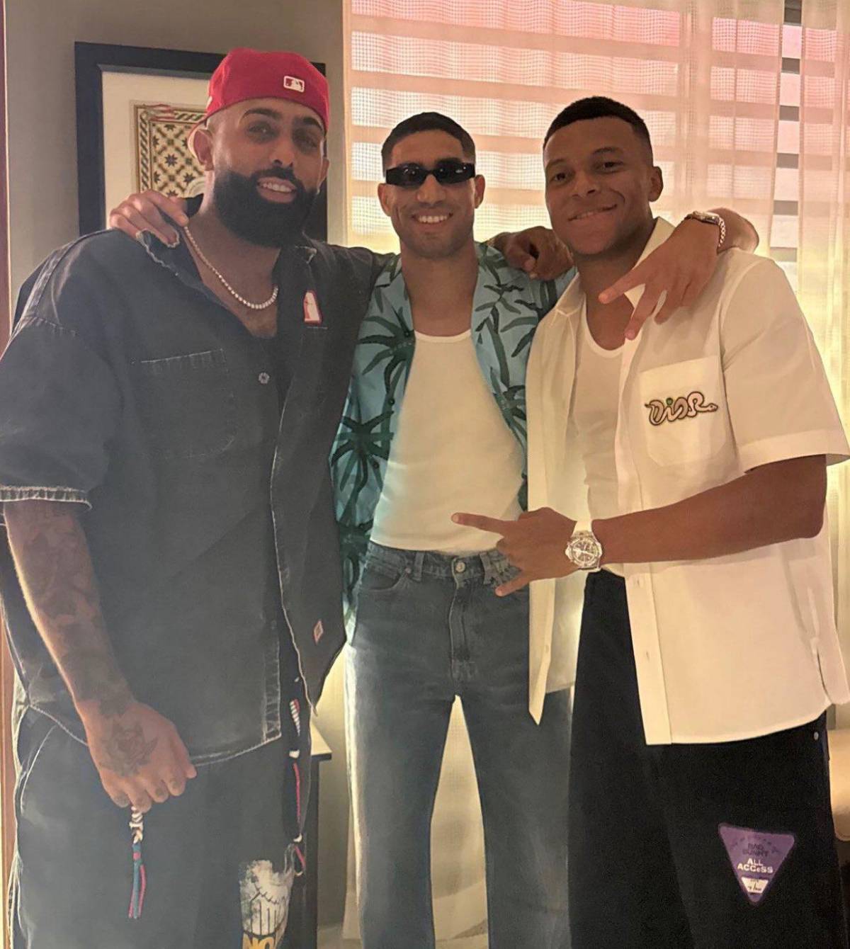Mbappé y su mejor amigo se soltaron con Bad Bunny; Endrick festeja en exótico país y Vinicius sorprende