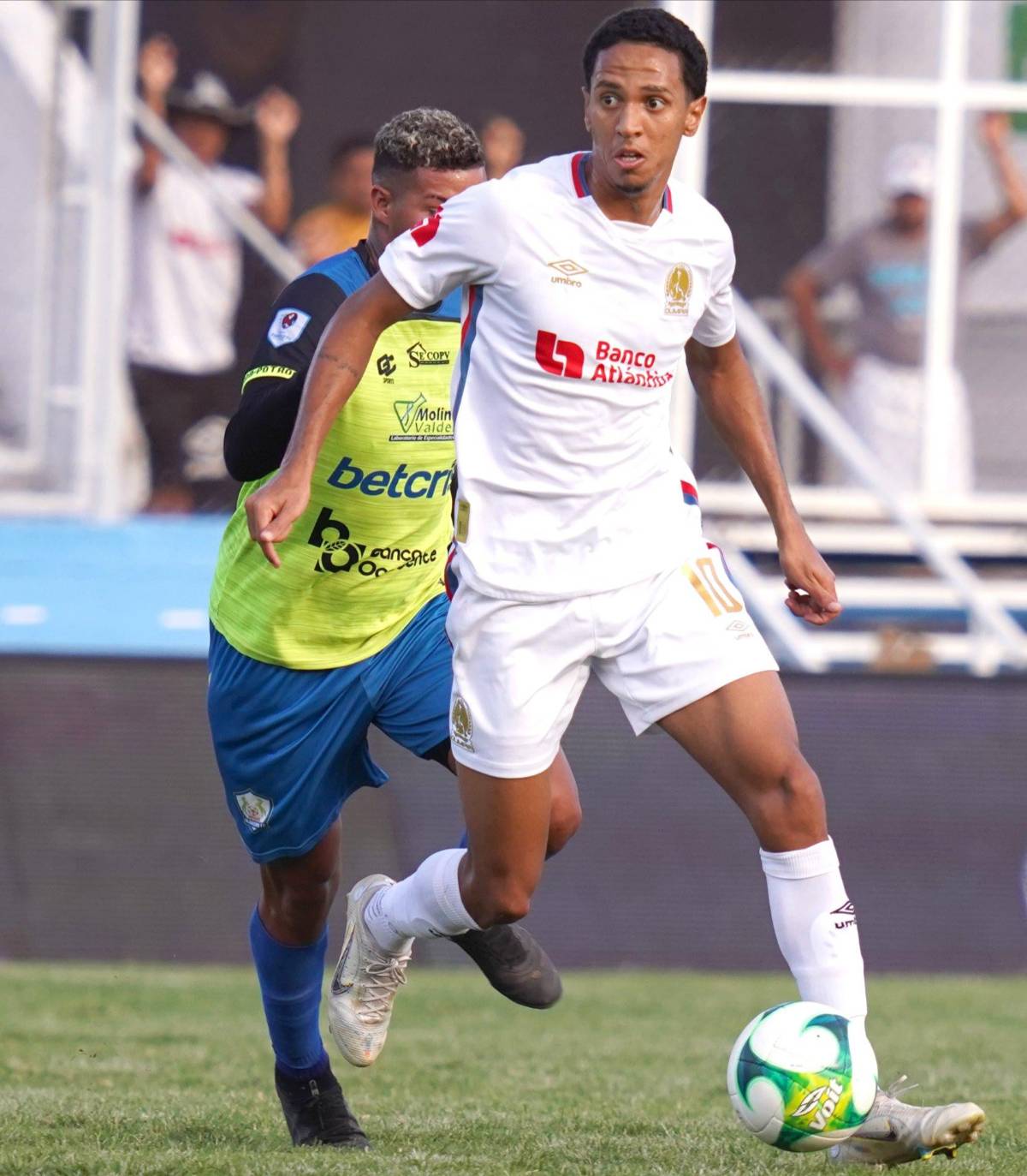 “Crucificados” por errores individuales, Pedro Troglio por su planteamiento; Benguché y Jorge Álvarez los más rescatables