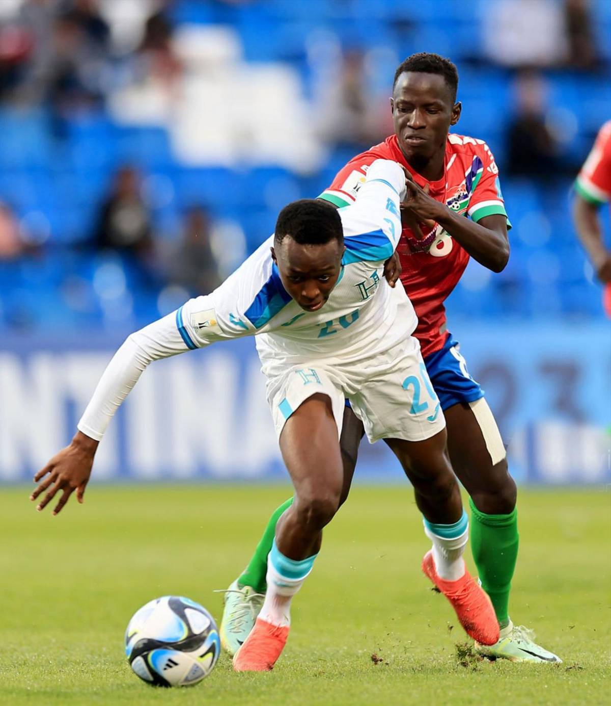 El Honduras - Gambia en fotos: La eufórica celebración de Marco Aceituno, el detalle de los africanos y ¿qué había en el camerino de la ‘H’?