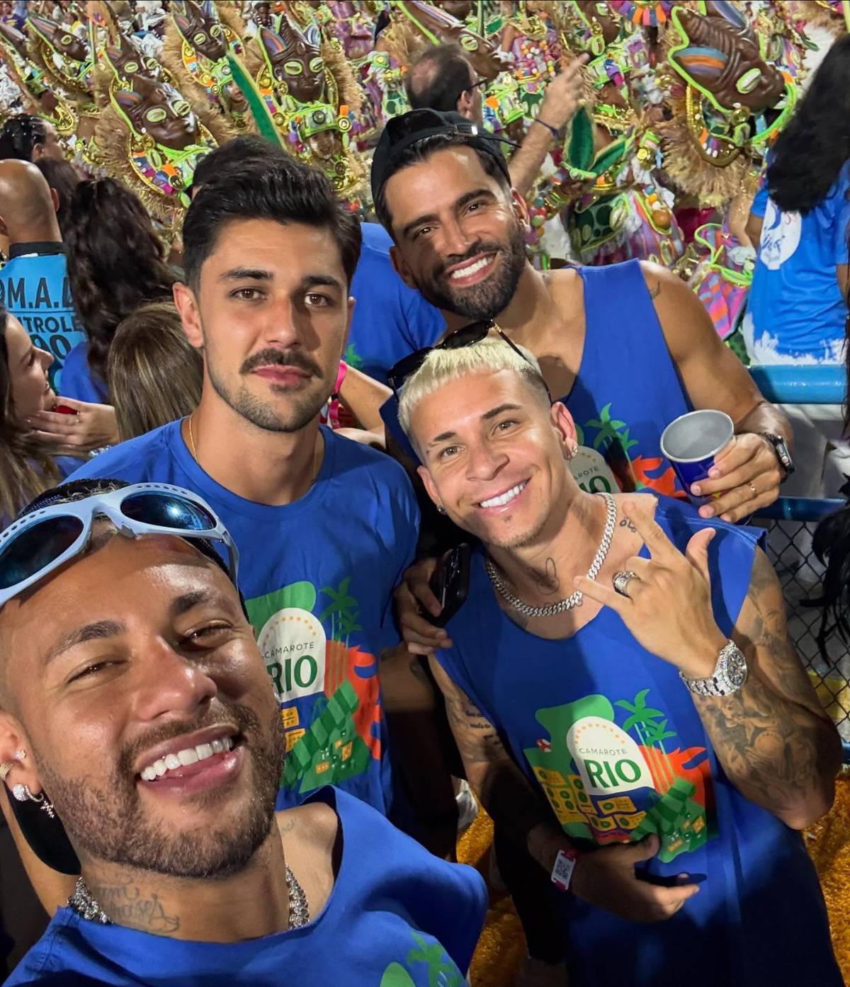 “¡Estoy de vuelta!”: Neymar y su novia brillaron en el carnaval de Río 2025; los jugadores que llevó el brasileño
