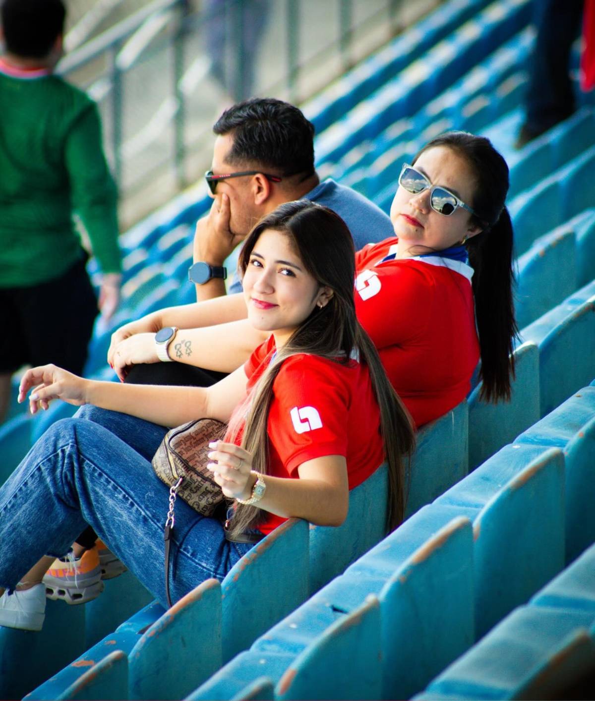 ¿Quién es? Identifican a hermosa aficionada de Marathón y visita especial para la gran final ante Olimpia