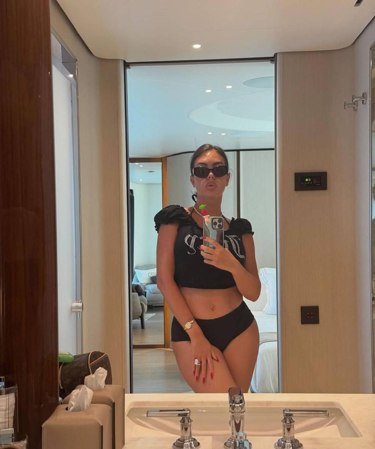 Cristiano Ronaldo gastó más de 300 mil euros: los lujosos regalos que le hizo CR7 a Georgina Rodríguez por su compromiso