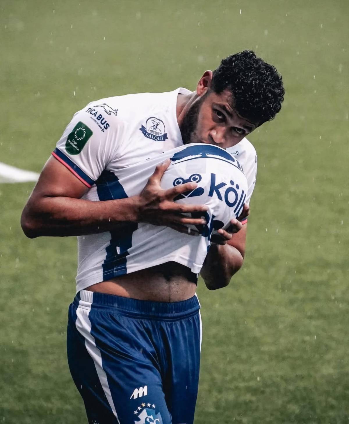 ¿De olvidados a soluciones? Ante la plaga de lesiones, Rueda busca recursos para rendir en la Selección de Honduras