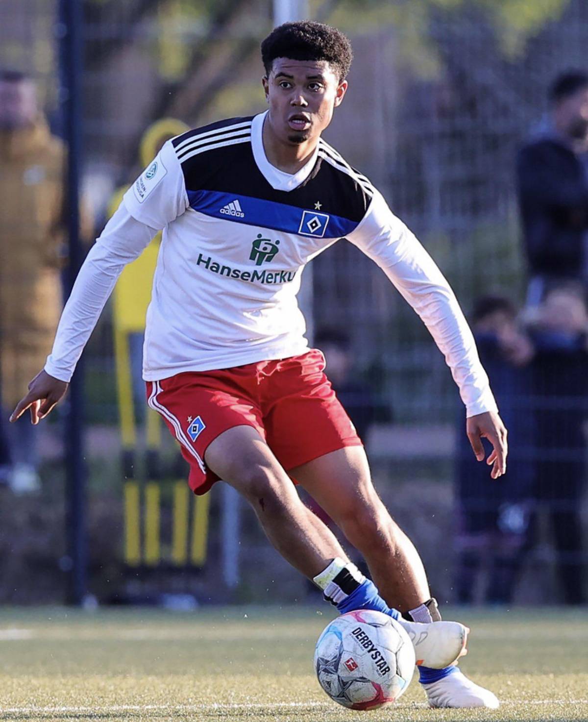 Leonardo García Posadas recupera la sonrisa en el fútbol con su retorno al Hamburgo y se palpita su posible llamado con Honduras