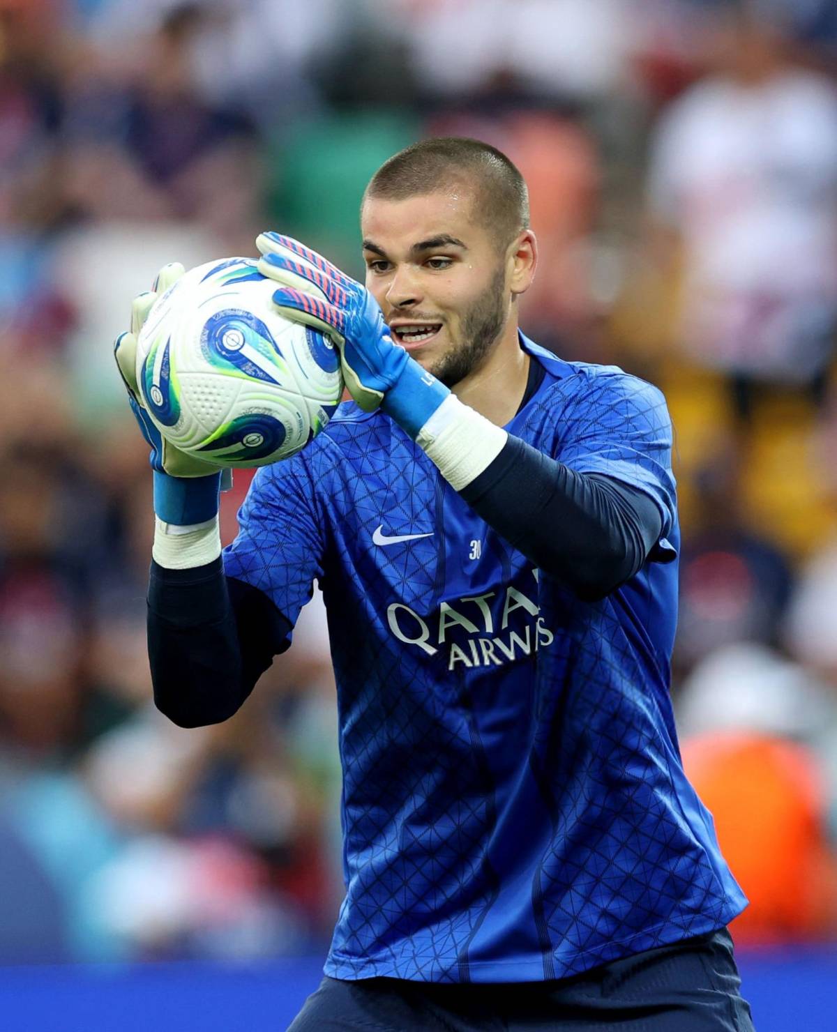 El nuevo portero del PSG pasó de villano a héroe y así festejó Luis Enrique tras ganar la Supercopa; el Balón de Oro ya tiene dueño