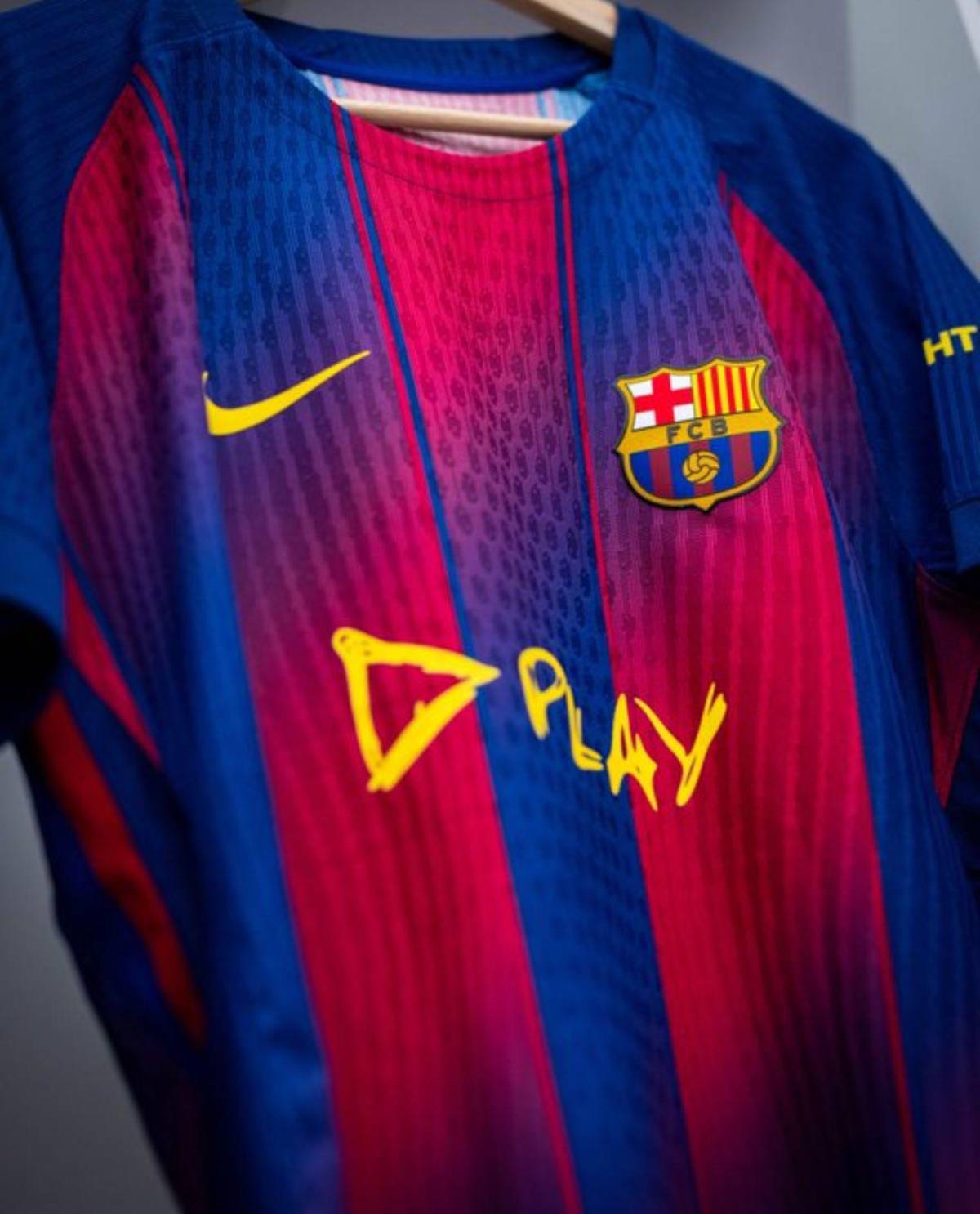 Vini le responde a Yamal, Barcelona estrena camiseta y el tifo que prepara el Bernabéu para recibir al Real Madrid en el Clásico