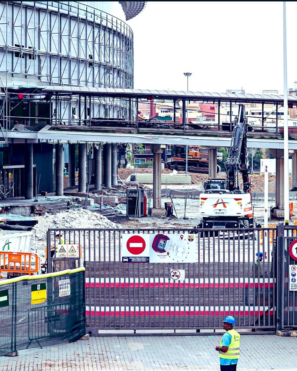 Así son las impactantes imágenes que deja la destrucción del Camp Nou, estadio del FC Barcelona
