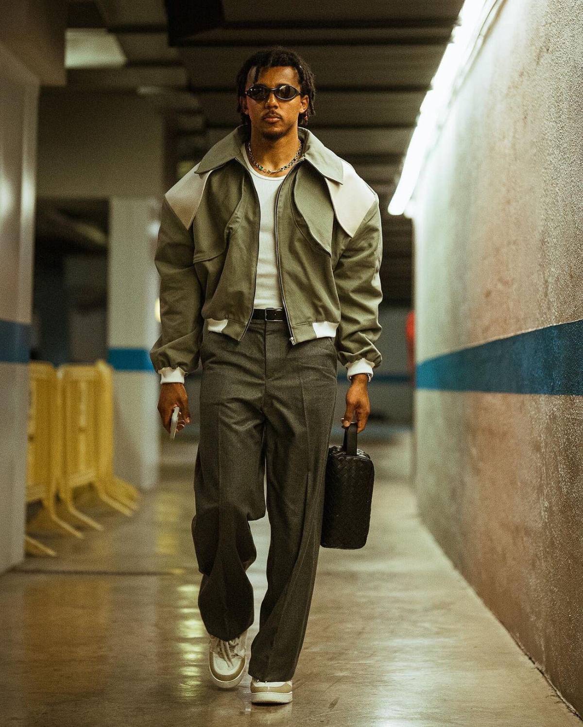 Koundé llegó con una falda a la concentración de Francia: “Me encanta buscarme a mí mismo”