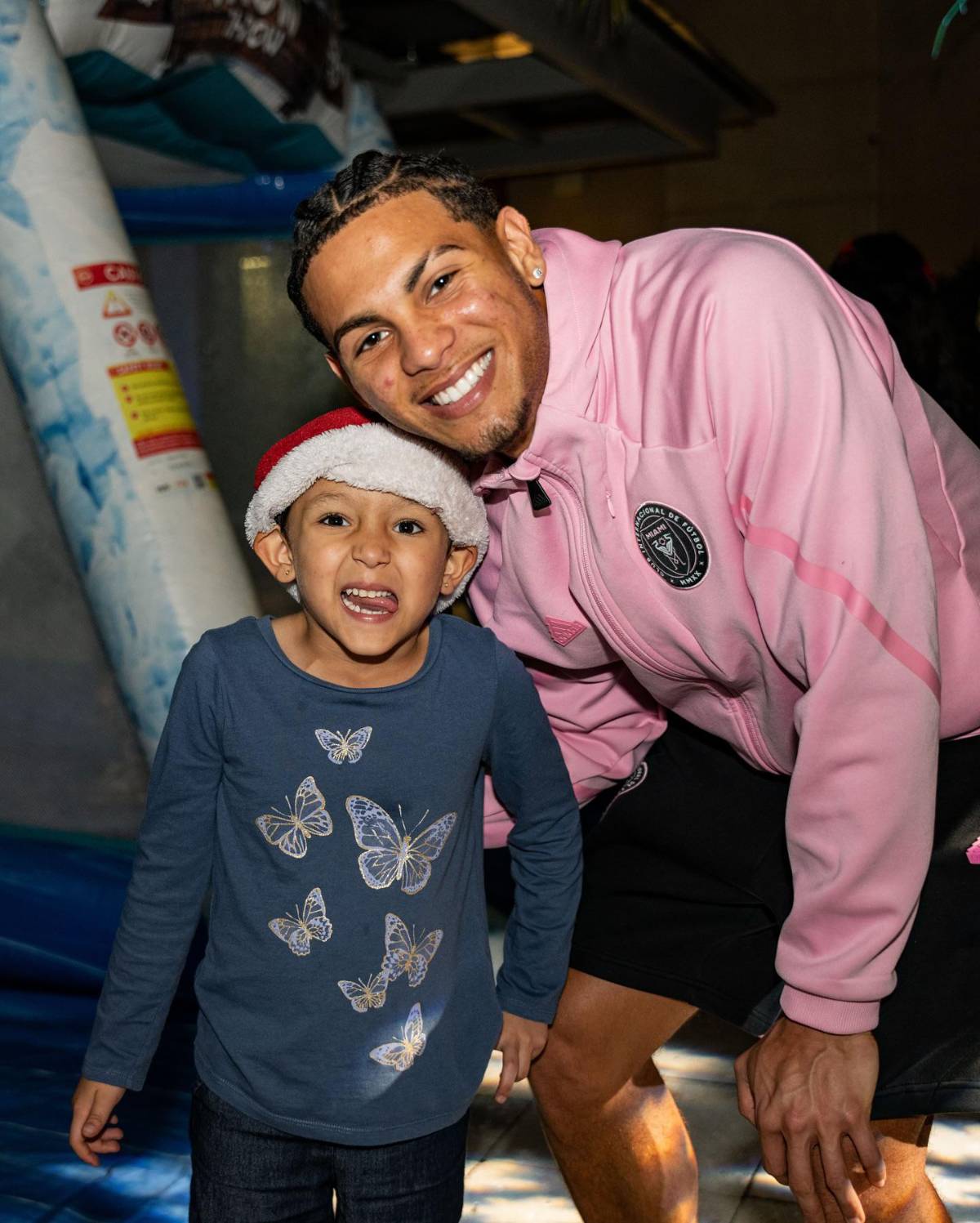 ¿Y Messi? Inter Miami sorprende con regalos a niños en hospital y el hondureño David Ruiz estuvo prensa
