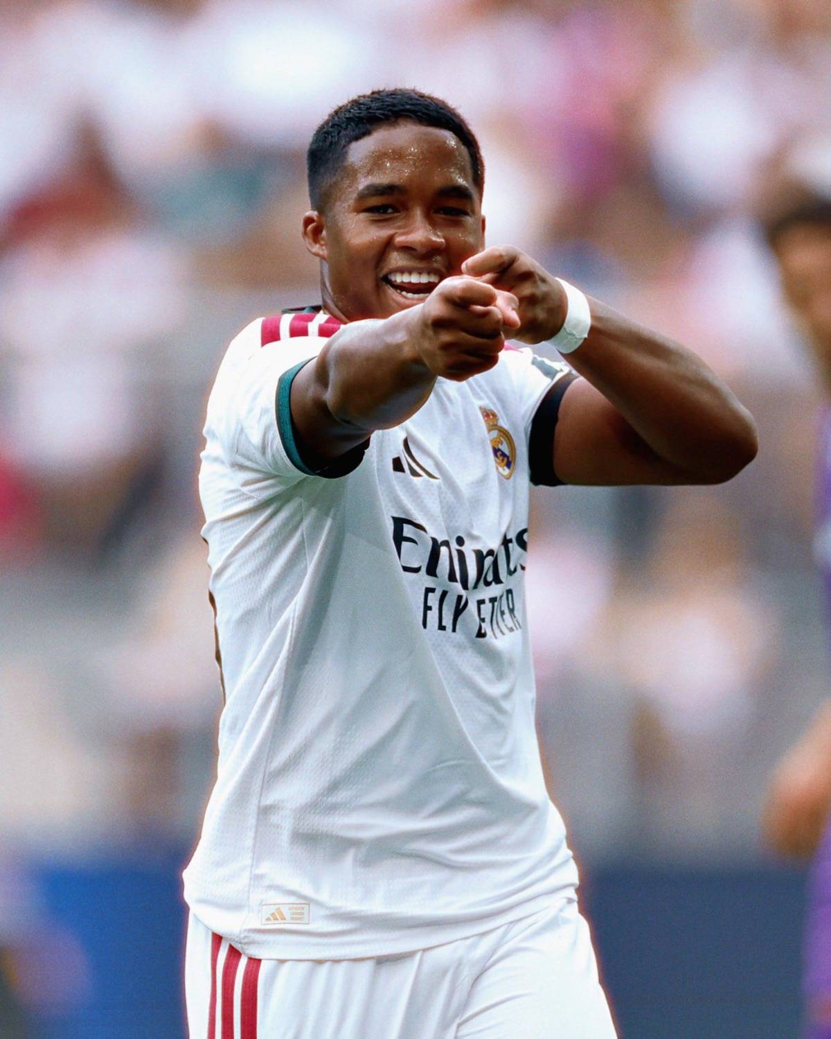 La decisión de Real Madrid con Endrick, la bomba de PSG y los fichajes oficiales