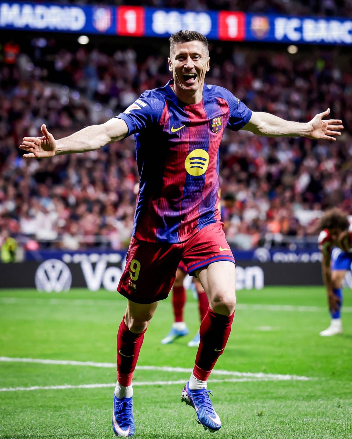 Barrida en Barcelona y el que Flick no quiere ni ver tras el fracaso en Champions League: 8 se van y los fichajes