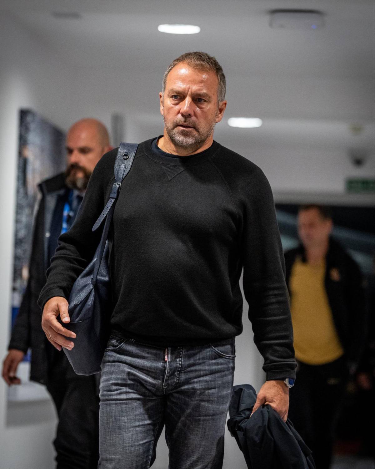 El infiltrado en el Bernabéu, Vinicius cambió de look y personalidades hondureñas en el Clásico Madrid - Barça