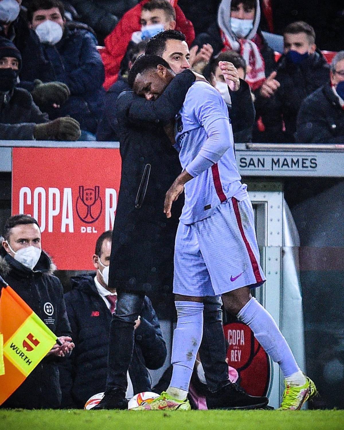 Dolorosas imágenes: Ansu Fati se rompe y sale entre lágrimas en la debacle del Barcelona frente al Athletic en Copa del Rey