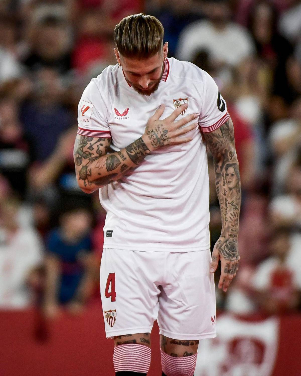 Así fue la emotiva presentación de Sergio Ramos con Sevilla: Sorpresivo mensaje de Modric, motivo de su llanto y Pilar Rubio deslumbra