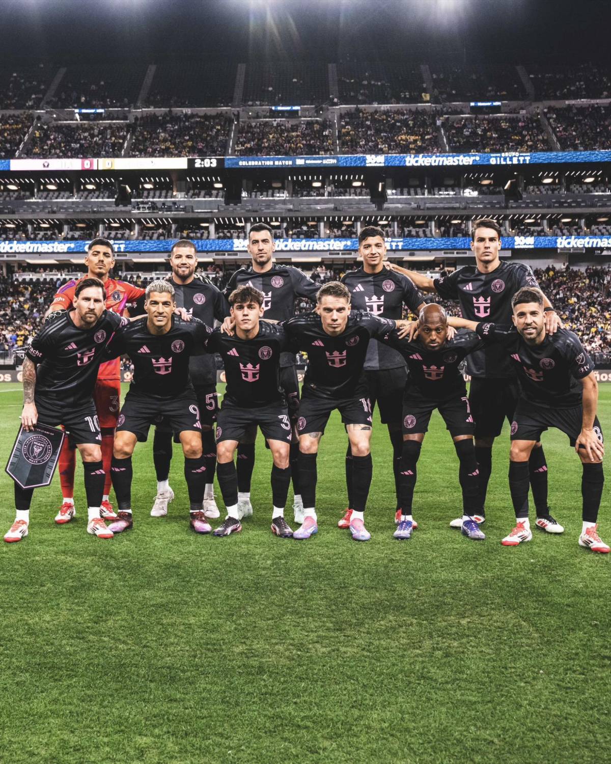 Messi vivió a lo grande su debut en 2025 durante el juego Inter Miami vs América y lo acompañó la polémica