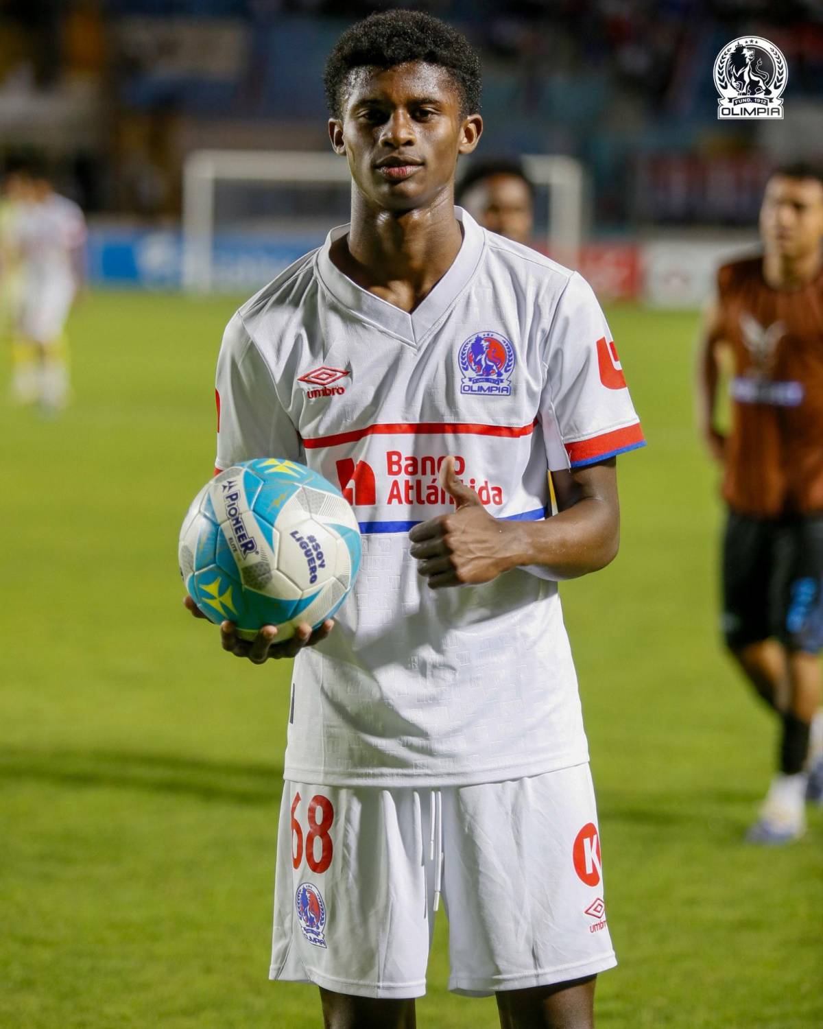 ¡Uno más a la lista! Eduardo Espinel sigue con la línea de potenciar y debutar jóvenes en el Olimpia