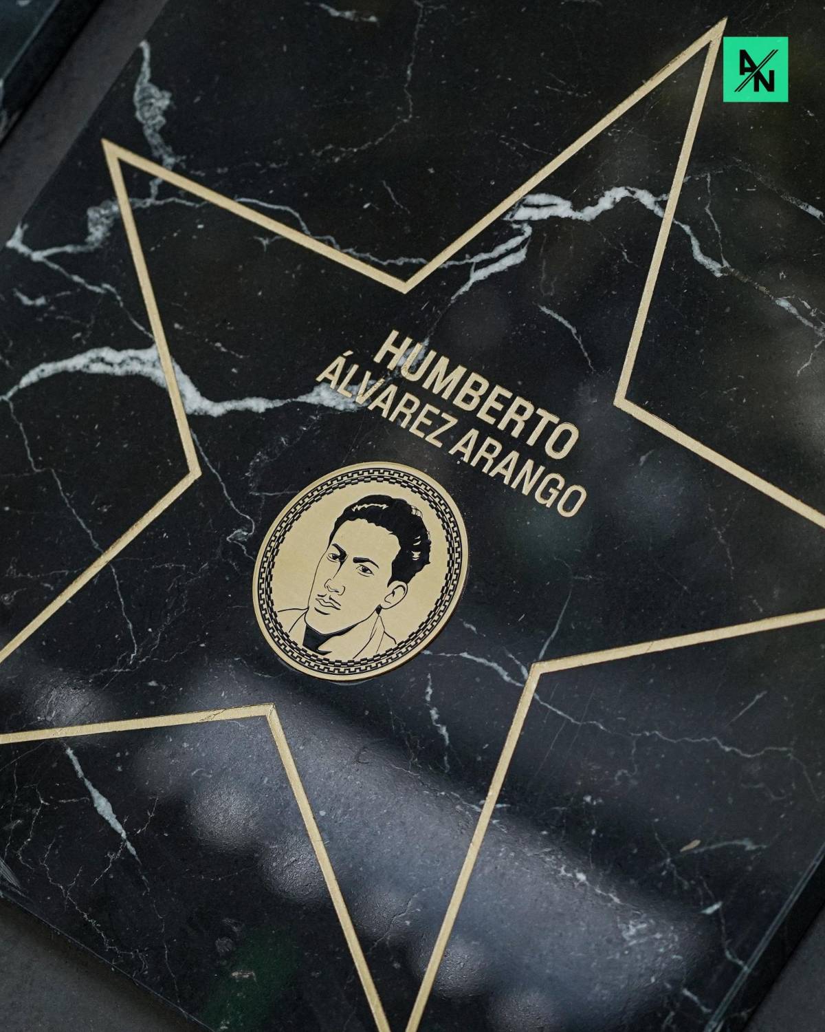 Reinaldo Rueda es sorprendido con tremendo homenaje junto a otras leyendas del Atlético Nacional de Colombia