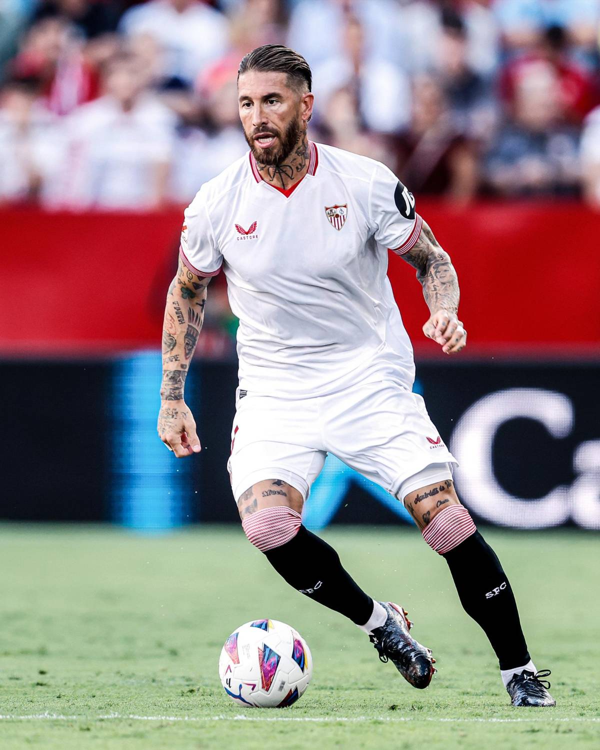 Así fue el debut de Sergio Ramos en el primer triunfo del Sevilla: sacó un gol cantado y rompe un récord histórico