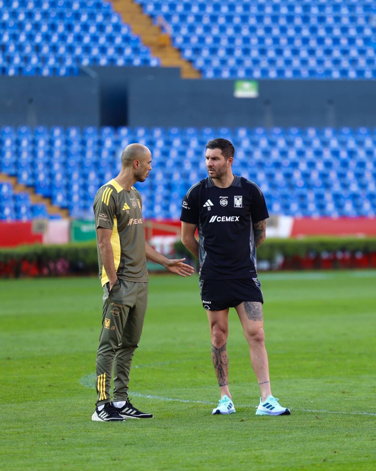 Sorpresa en Tigres: se retiró del fútbol con 35 años y de inmediato fue anunciado como nuevo técnico del equipo