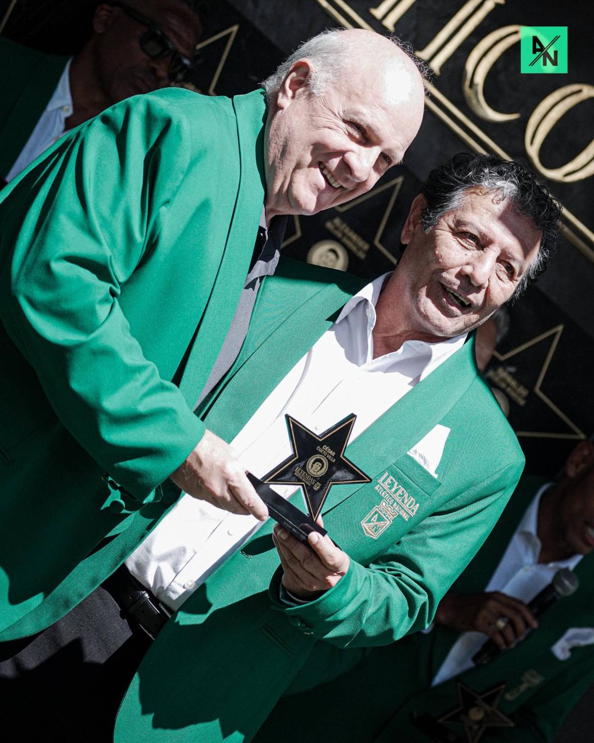 Reinaldo Rueda es sorprendido con tremendo homenaje junto a otras leyendas del Atlético Nacional de Colombia