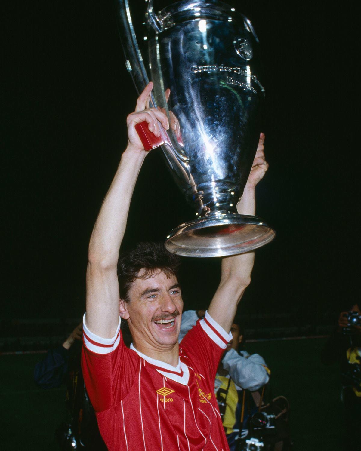 ¡Las grandes leyendas del Liverpool que enfrentará Emilio Izaguirre en su regreso con el Celtic de Escocia!