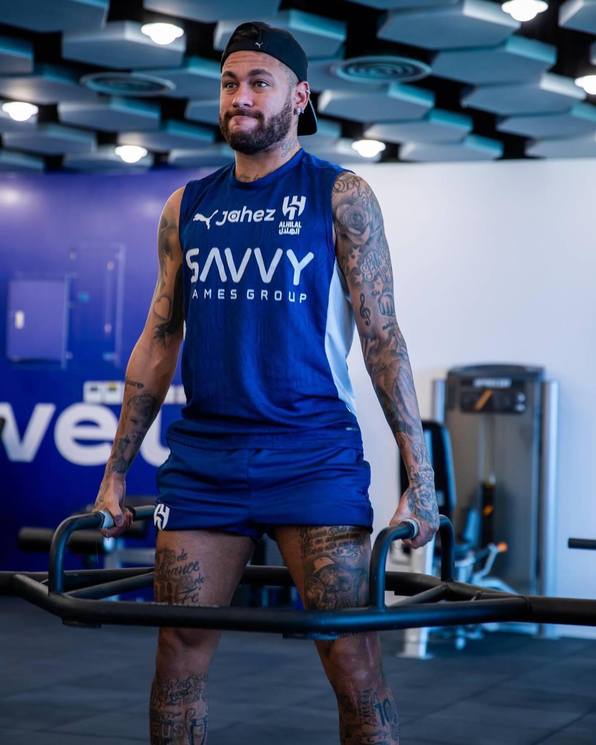 Los descartes de Hansi Flick, acuerdo del Barcelona con crack, bombazo de James y la inminente baja en Real Madrid