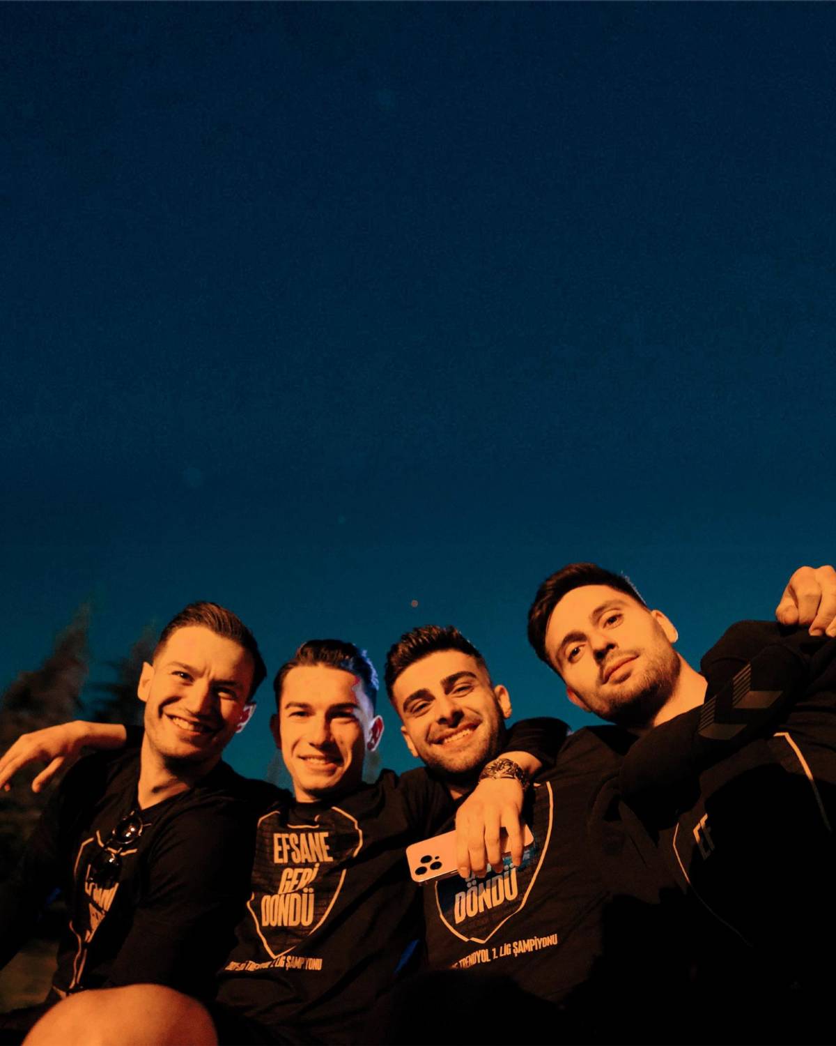 ¡Locura total! Rigo Rivas y Kocaelispor celebraron a lo grande el boleto a la primera división