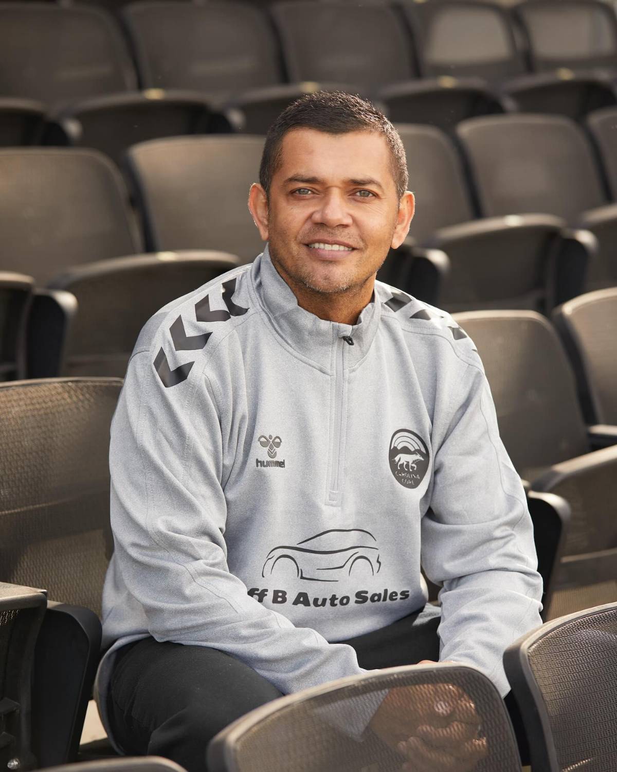 ¿Qué pasó con Amado Guevara? Tiene un trabajo consolidado fuera de Honduras, así es la vida del Lobo