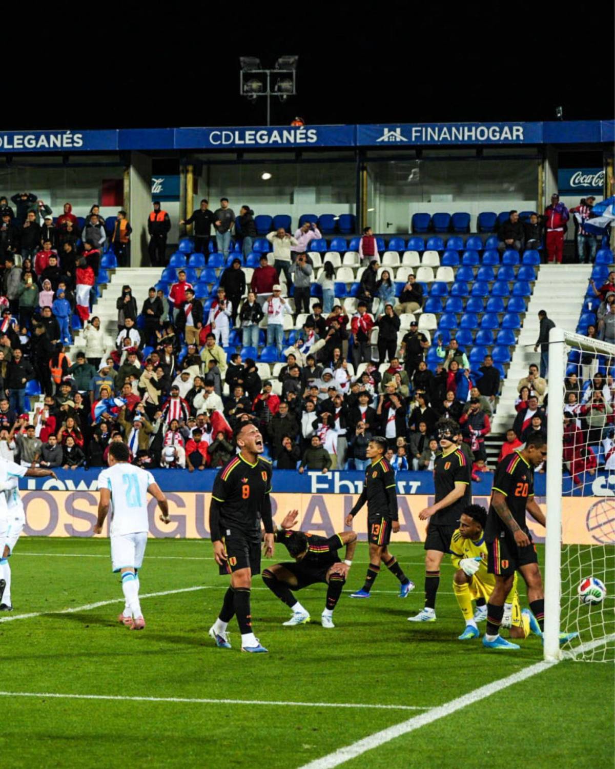 Quién es Darlin Mencía, el joven legionario que tuvo su debut con gol en la Selección de Honduras