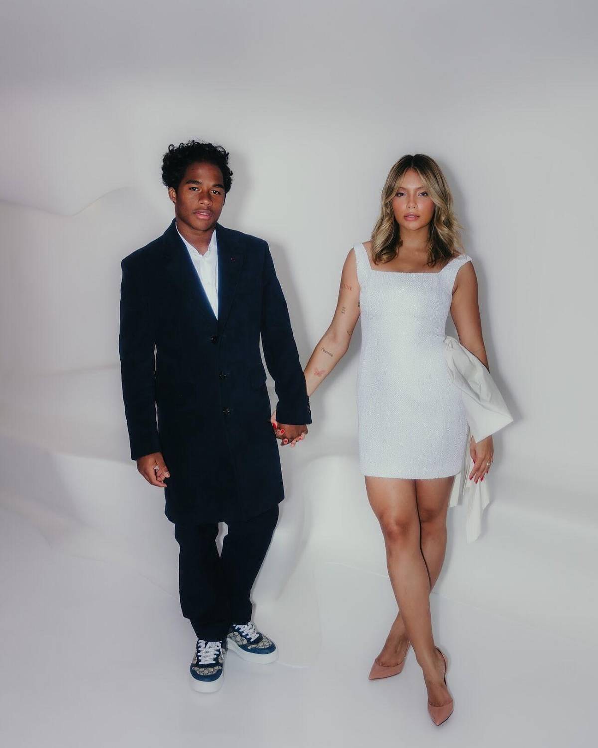 Endrick dio la sorpresa: se casó a con Gabriely Miranda a sus 18 años; las fotos de la feliz pareja