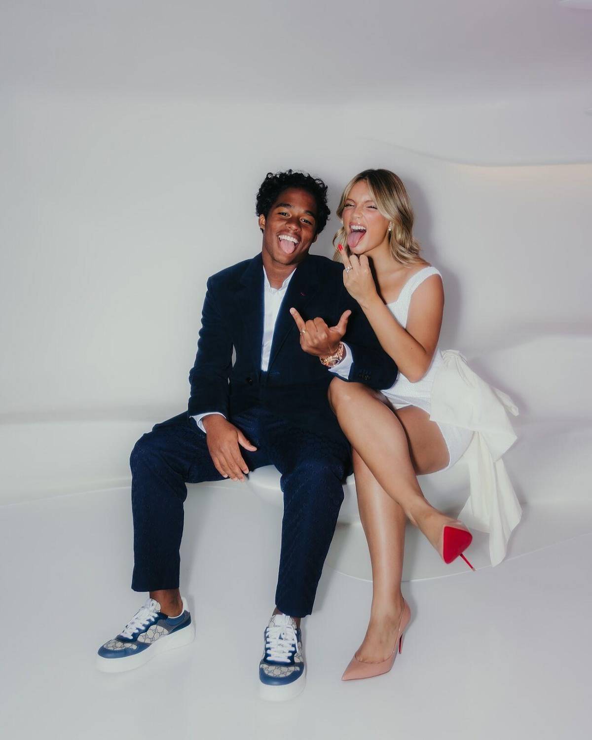 Endrick dio la sorpresa: se casó a con Gabriely Miranda a sus 18 años; las fotos de la feliz pareja