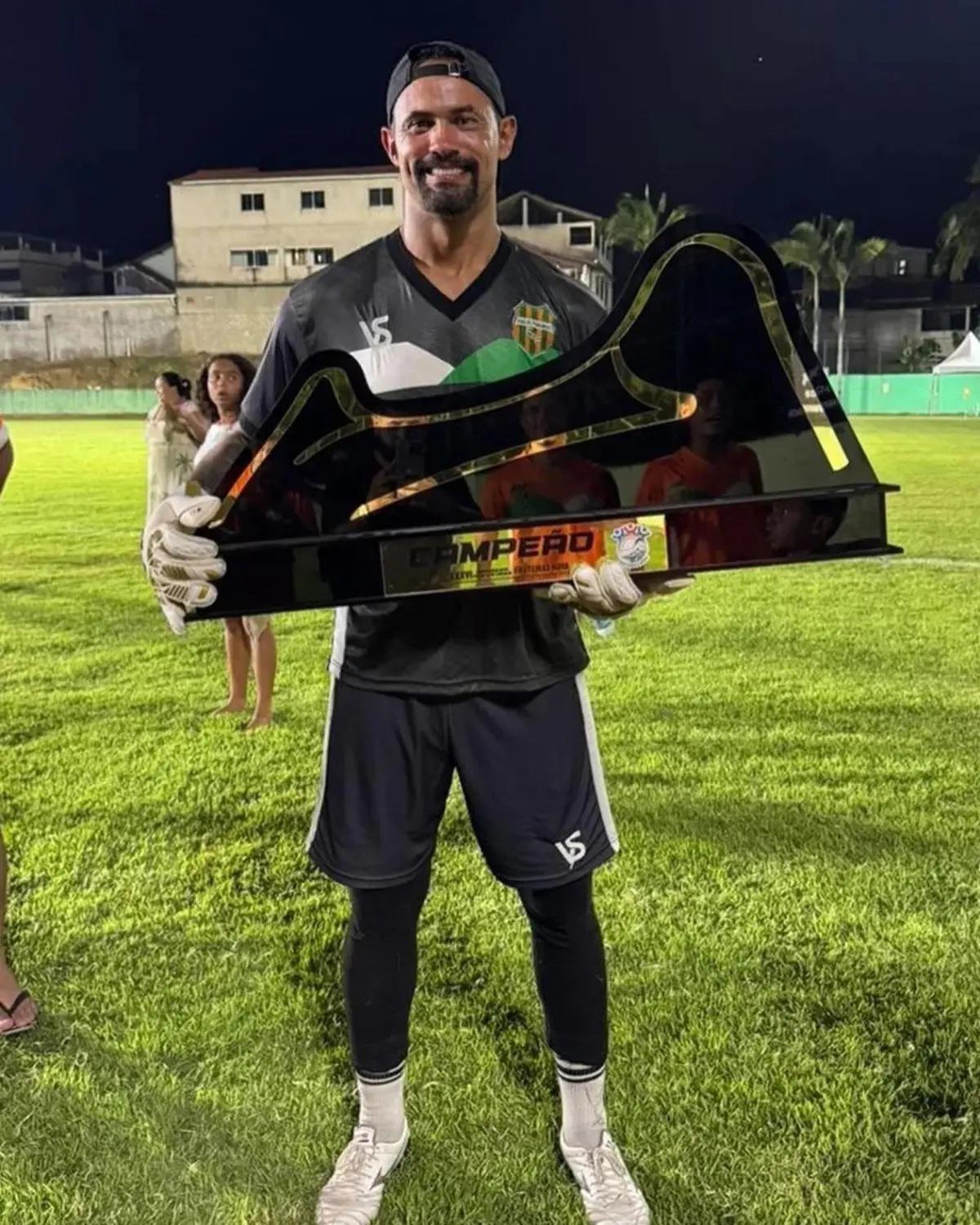 Mató a su amante para darle de comer a los perros y ahora así fue captado el polémico portero que sacudió al mundo